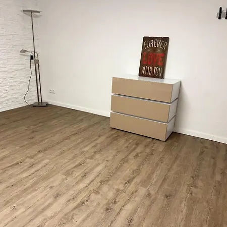 Monteurwohnung In Bei Koeln * Хюрт