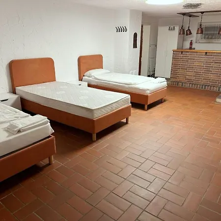 Monteurwohnung In Bei Koeln Хюрт