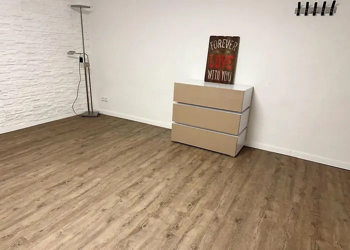 Monteurwohnung In Bei Koeln * 胡尔特