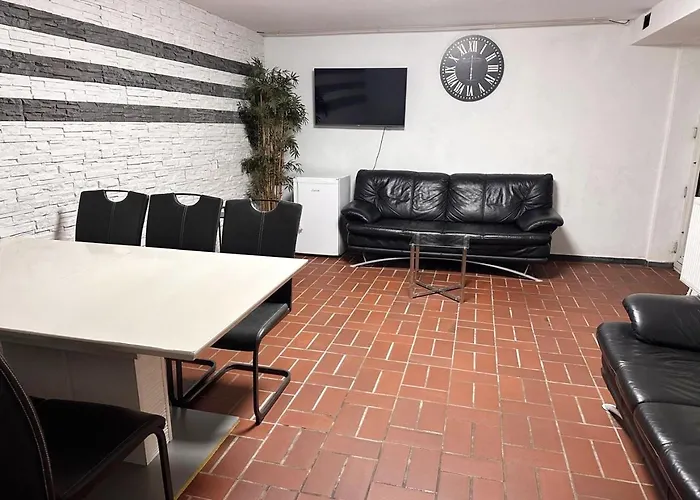 Monteurwohnung In Bei Koeln * 胡尔特